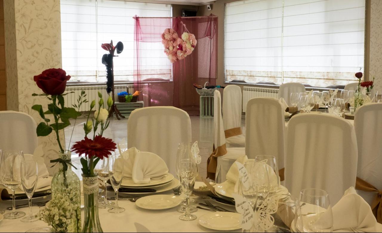 Hostal Restaurante O'Cadaval Frades Eksteriør bilde